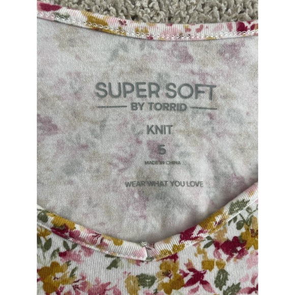 Floral Smocked Women's Top - Picture 3 of 10